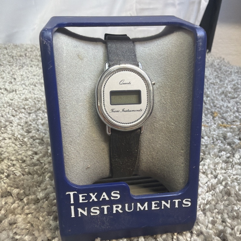1980s Vintage Texas Instruments digital LADIES Navy watch new in case B5
